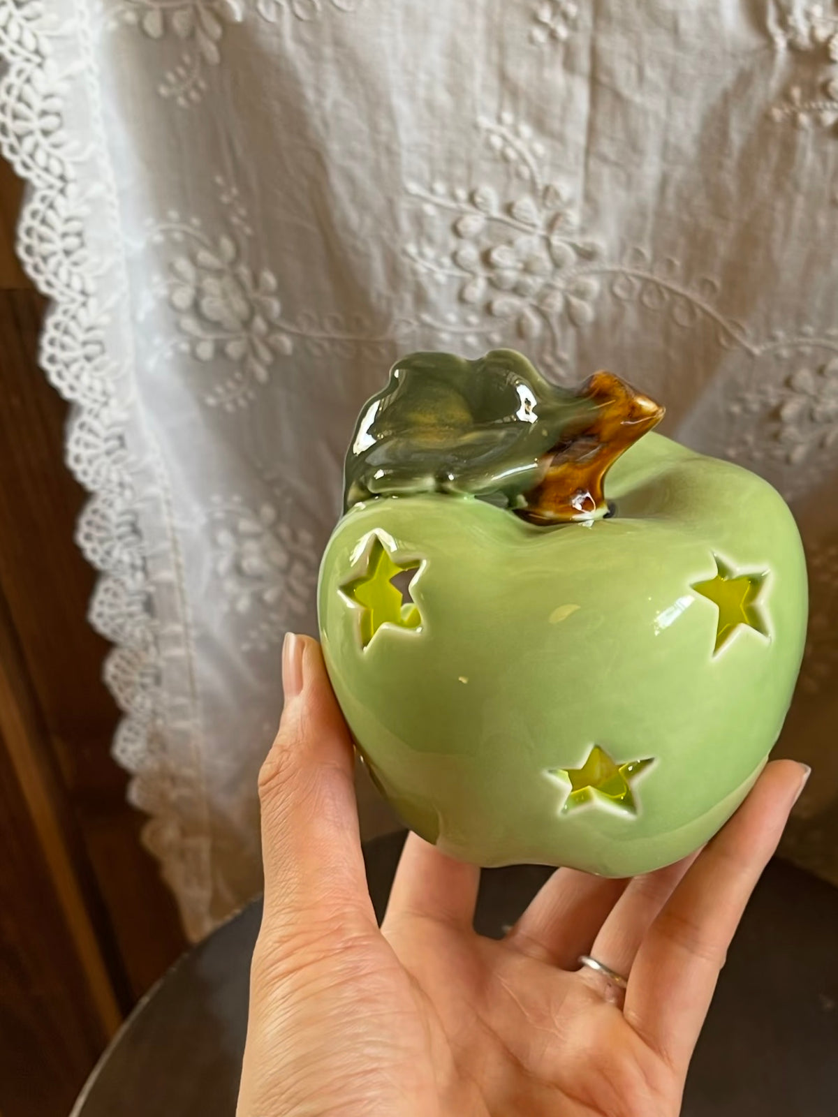 Apple Night Light – Creative Aesthetic Ambient Lamp for Bedroom